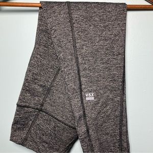 𝅺Victoria's Secret VSX Knockout Capri Leggings Heather Grey